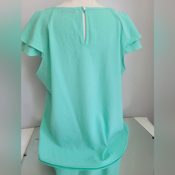 KEYHOLE RUFFLED SLEEVE BLOUSE - Picture 5 of 6